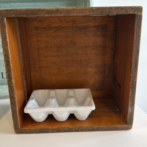 Ceramic Egg Carton Organizer Candy Dish - Picture 3 of 5
